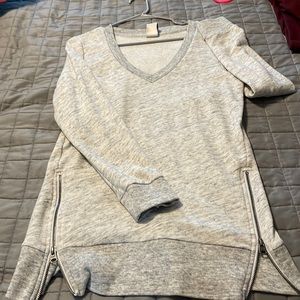 Zipper detailed sweater